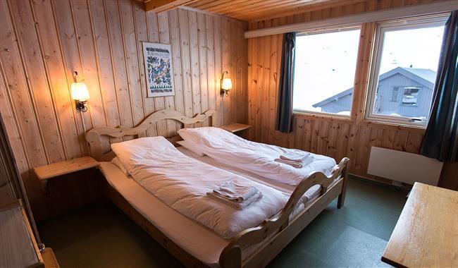 Leirvassbu Hut image 4