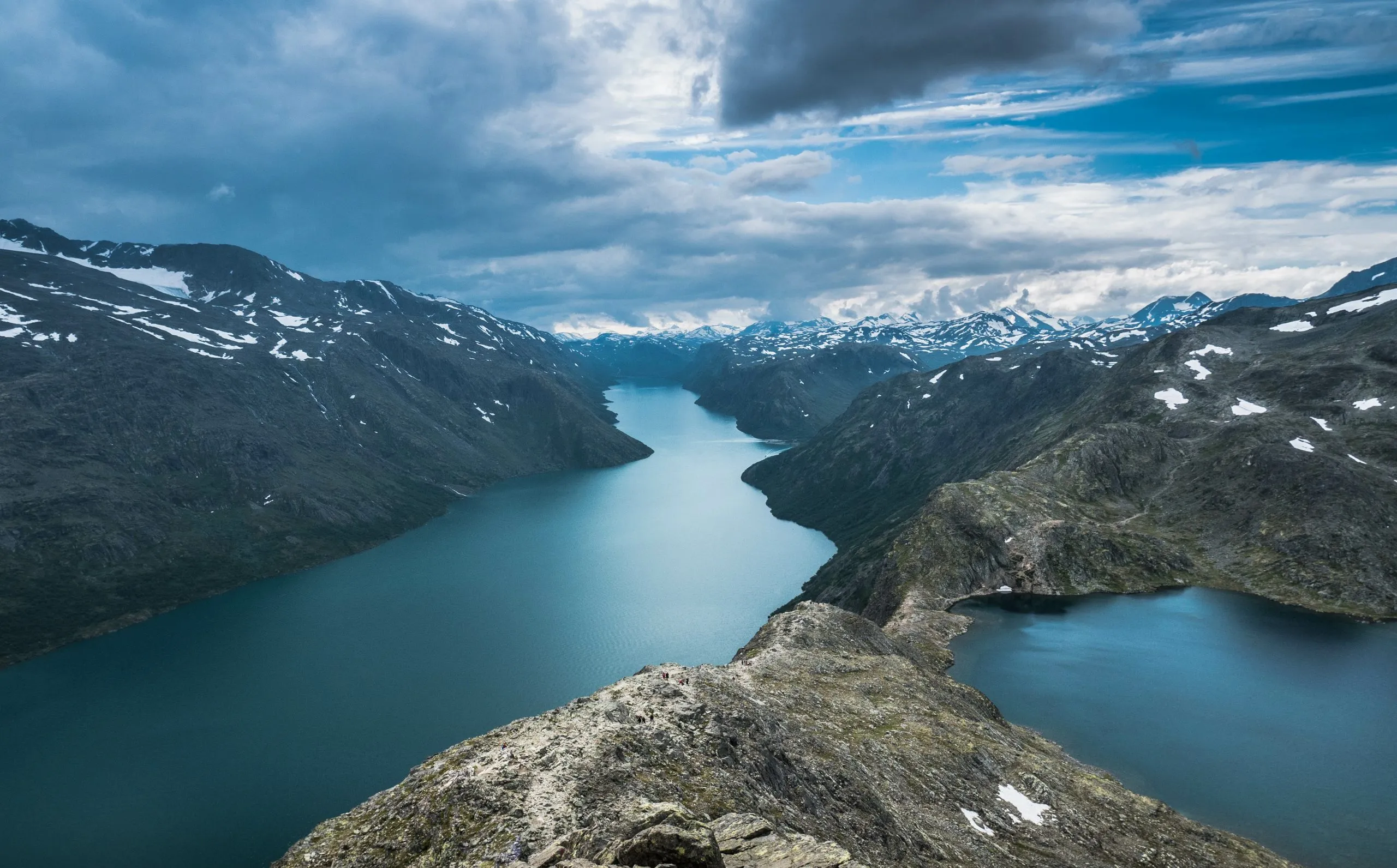Gjende Lake Norway Jotunheimen National Park besseggen ridge hike